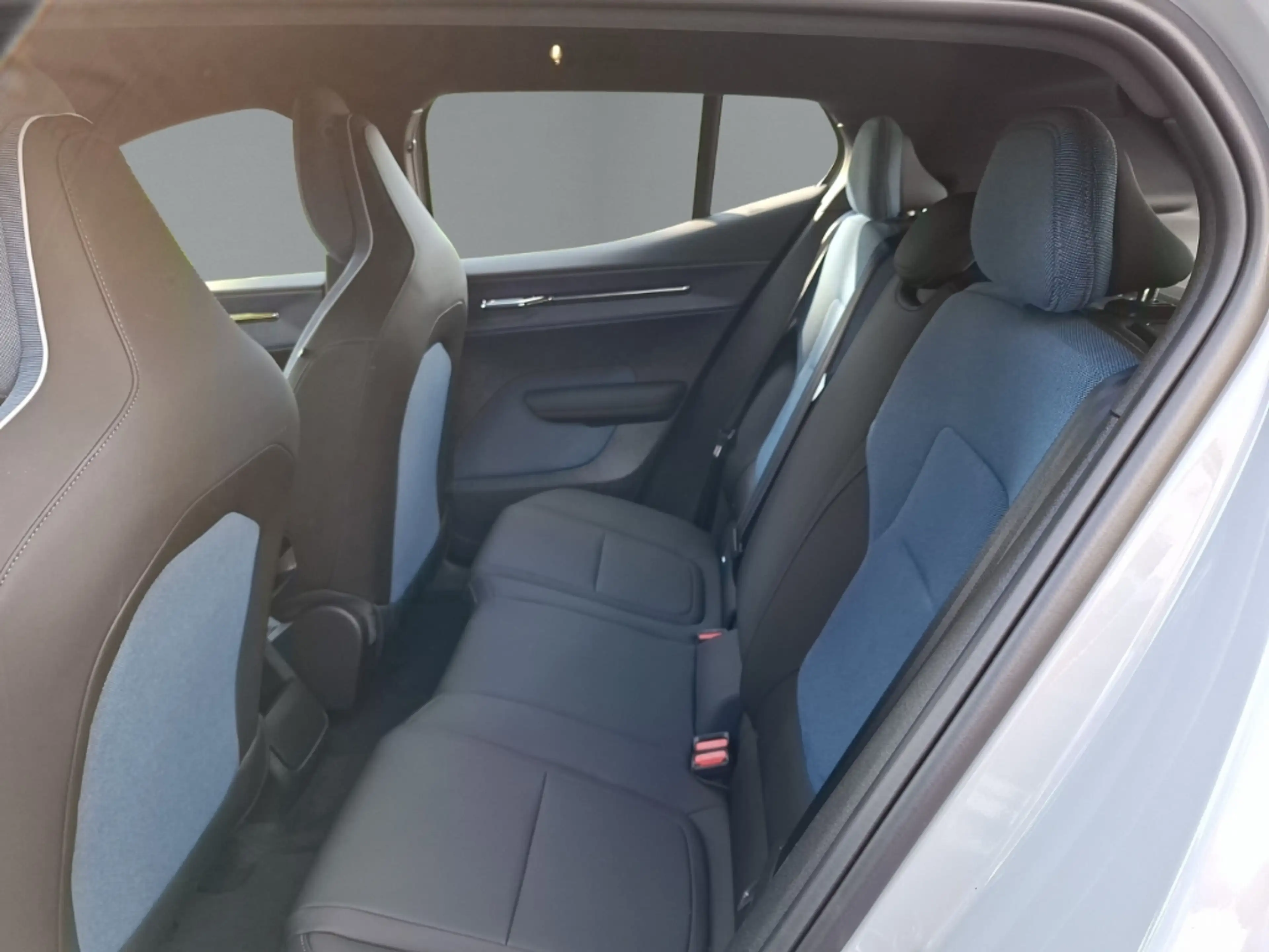 Volvo EX30 Single Extend Core 2WD Pure Electric Soundsystem 3 — photo 13