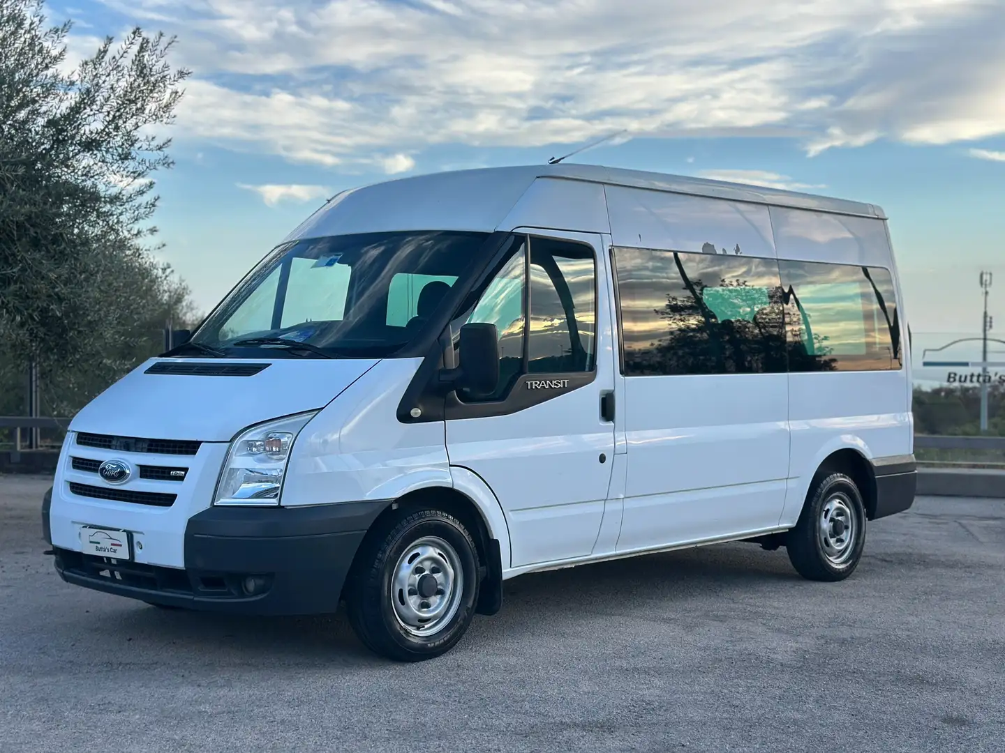Ford Transit Bus Bianco - 1