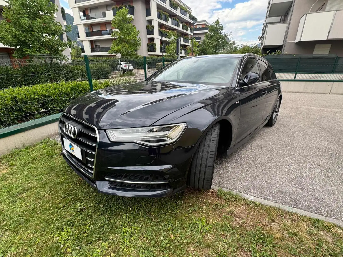 Audi A6 Avant 2.0 TDI 190 CV ultra S tronic Business Plus Noir - 1