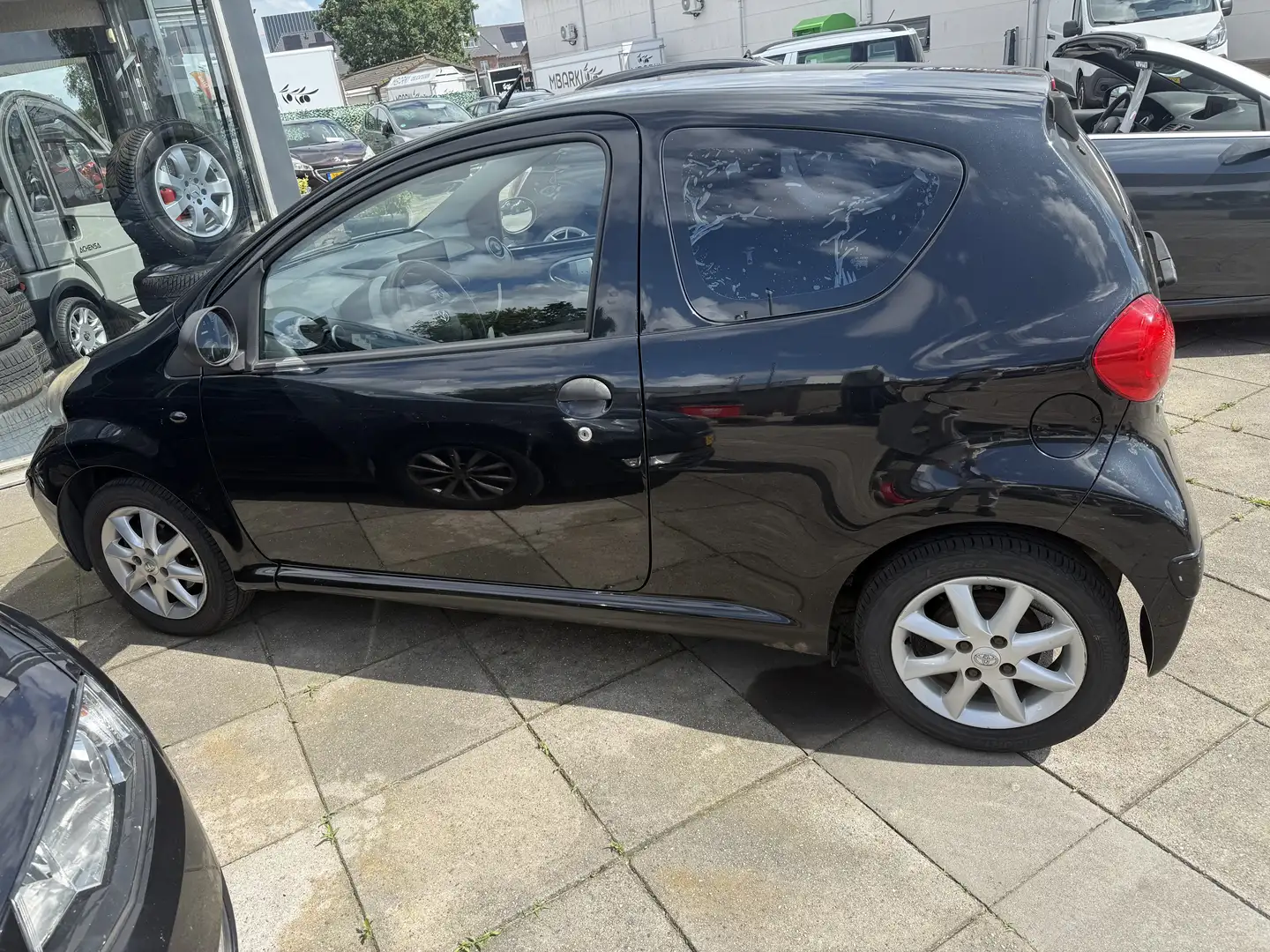 Toyota Aygo 1.0-12V Zwart - 2