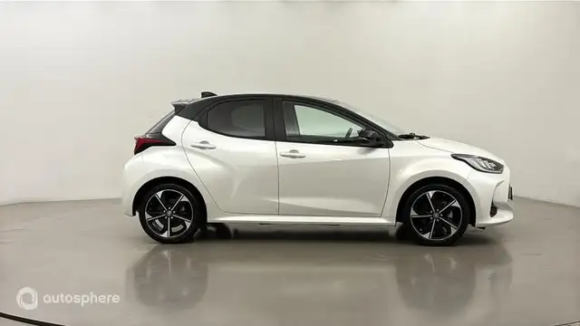 Toyota Yaris view 4