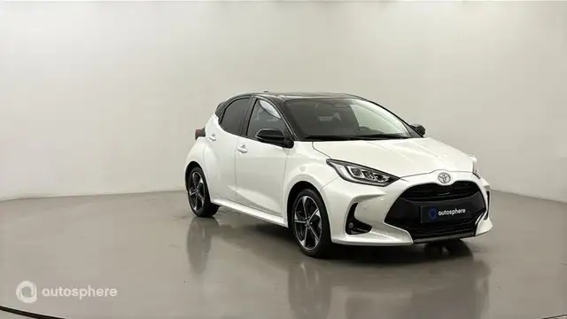 Toyota Yaris view 3