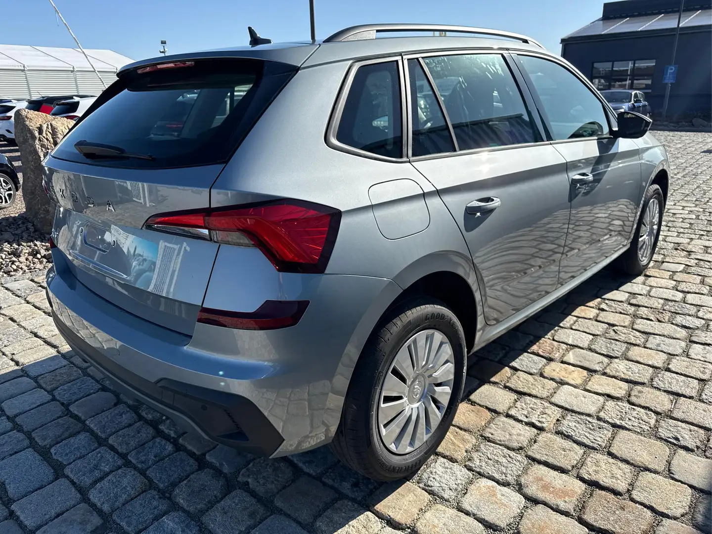 Skoda Kamiq Selection 1.5 TSI 150 PS DSG 4-Jahre-Garantie-A... Grau - 2