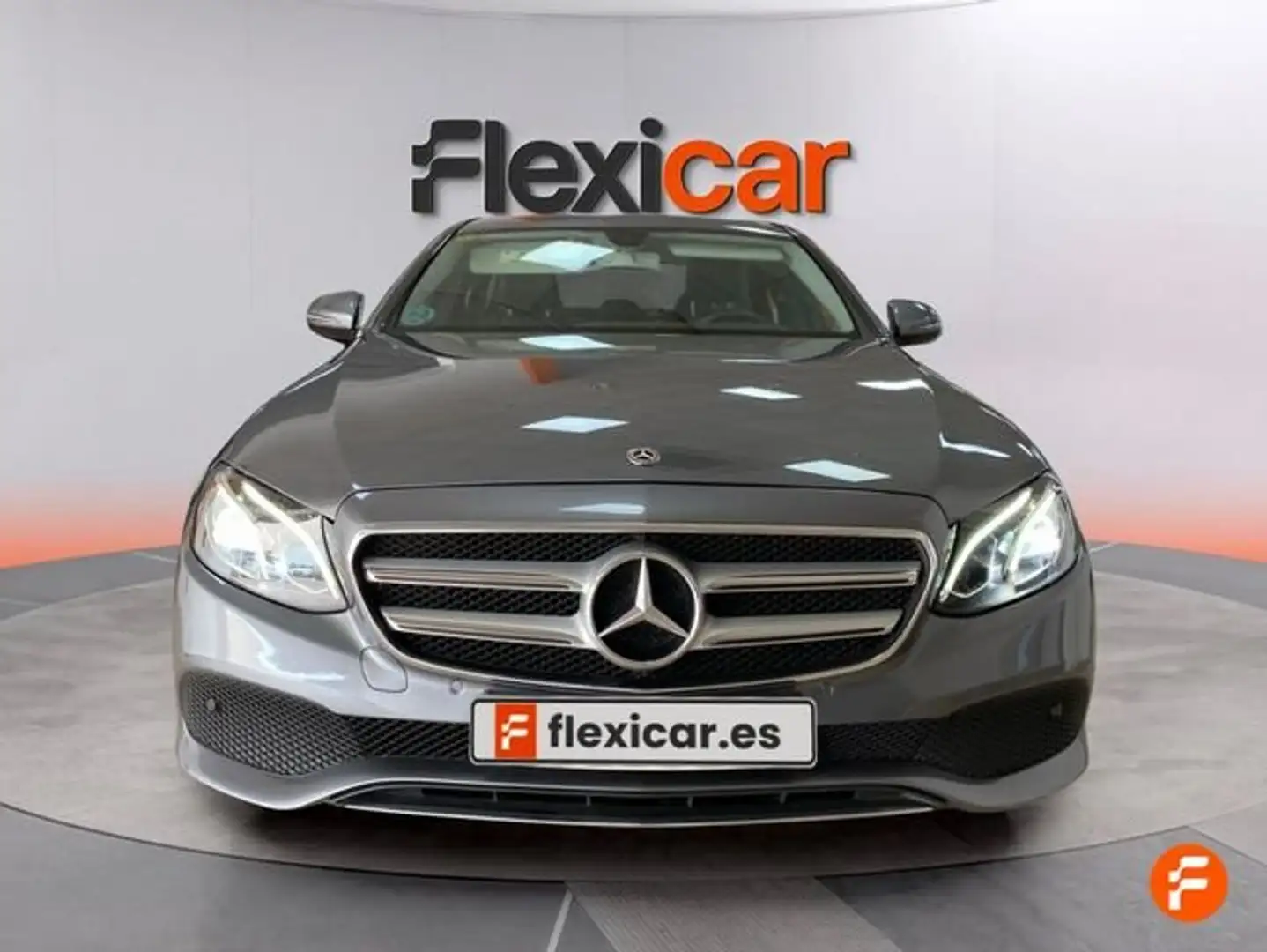 Mercedes-Benz E 200 Gris - 2