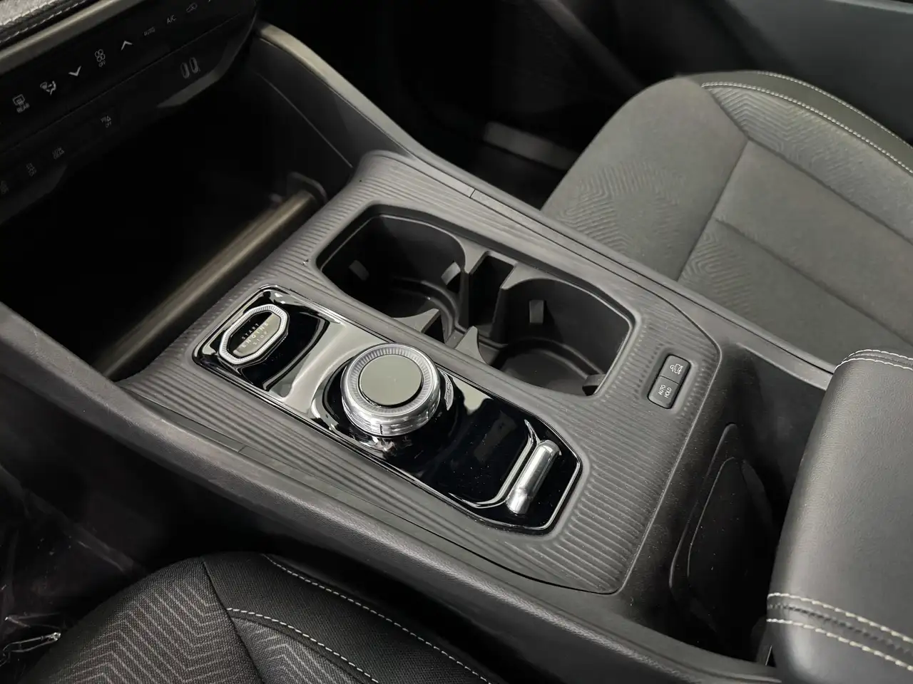 Jeep Cherokee снимка Jeep Cherokee