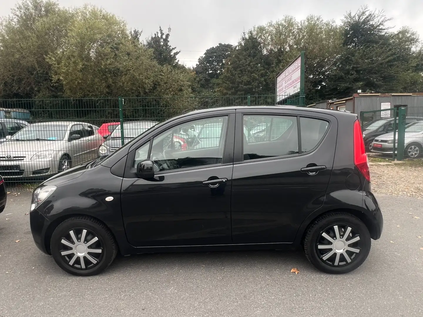 Opel Agila Agila 1.0 ecoFLEX Edition Schwarz - 2
