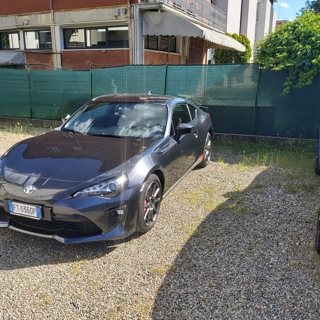Toyota GT86 2.0 Racing Edition auto Grau - 2