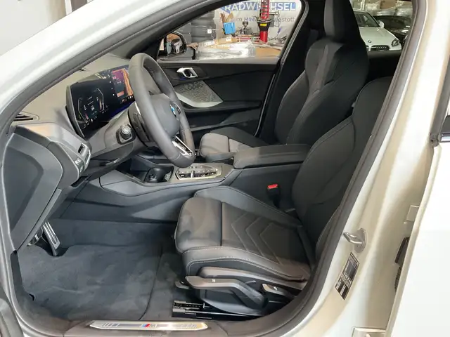 BMW 1 Series view 7