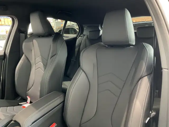 BMW 1 Series view 8