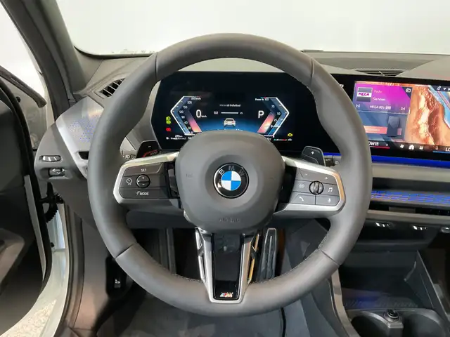 BMW 1 Series view 4