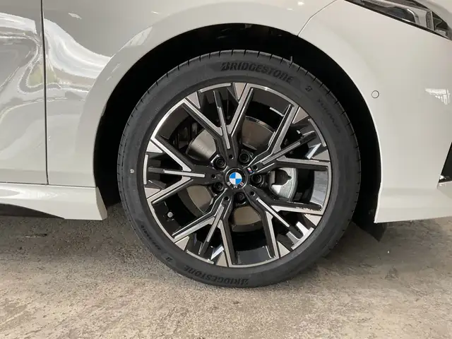 BMW 1 Series view 12