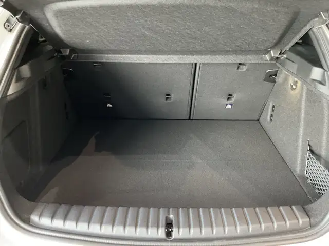 BMW 1 Series view 10