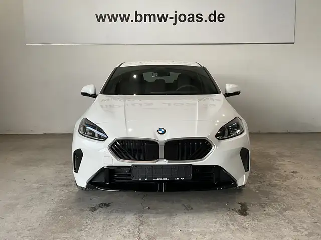 BMW 1 Series view 2