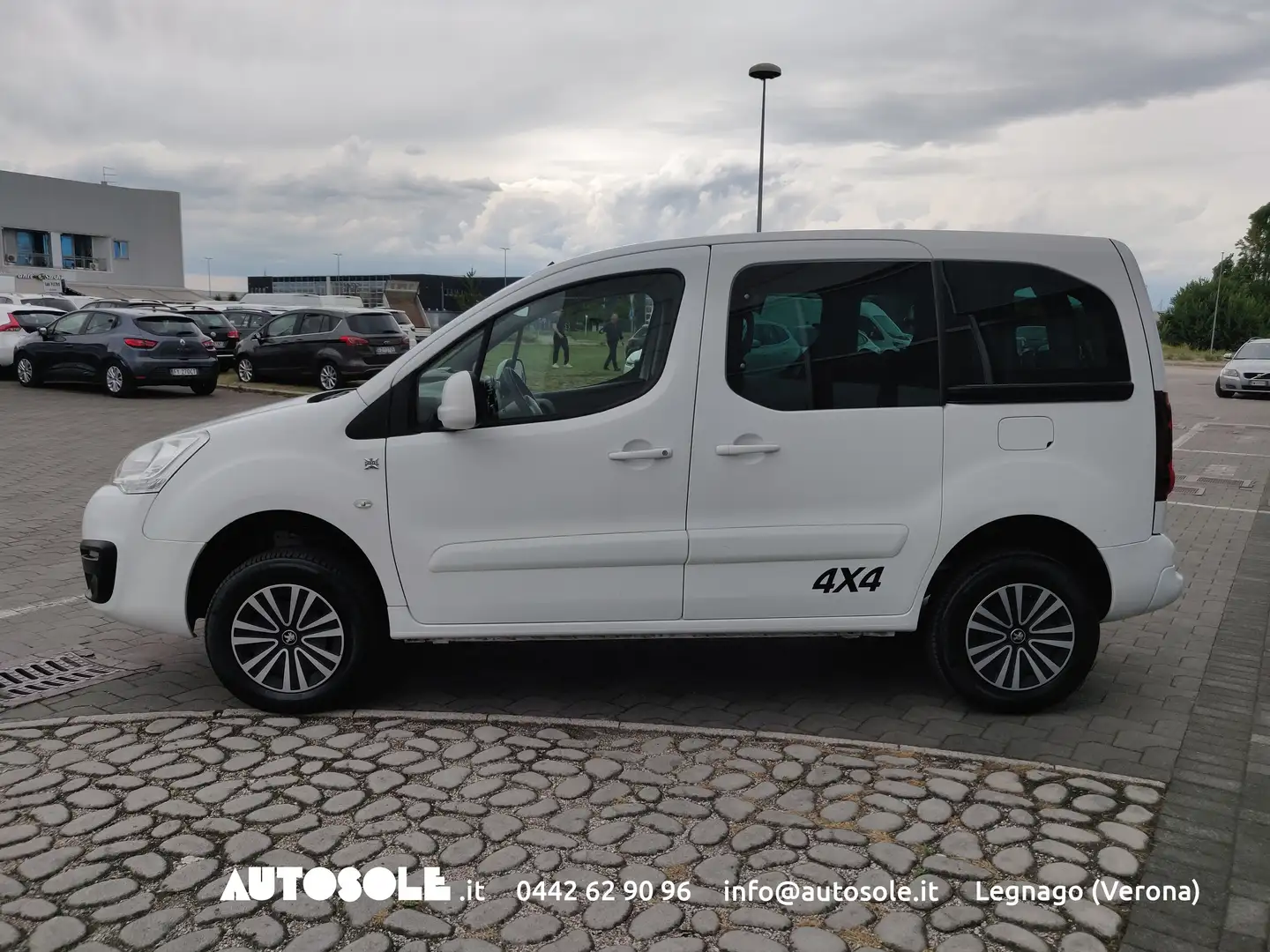 Peugeot Partner Partner Tepee 1.6 BlueHDI 100CV 4X4 Autovettura Bianco - 2