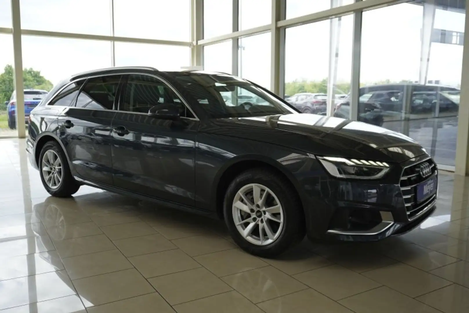 Audi A4 40TFSI quattro aAHK/Matrix/Navi/Standheiz. Grau - 1