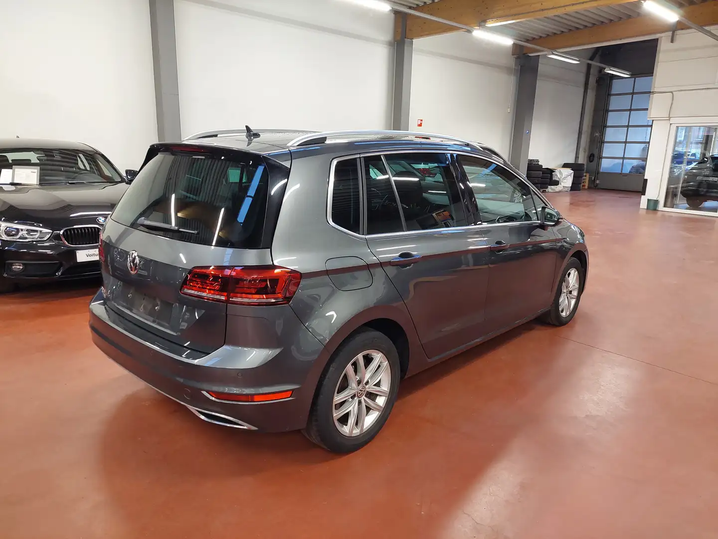 Volkswagen Golf Sportsvan 1.0 TSi + DSG + Highline + CAMERA + NAVI + LED Grijs - 2