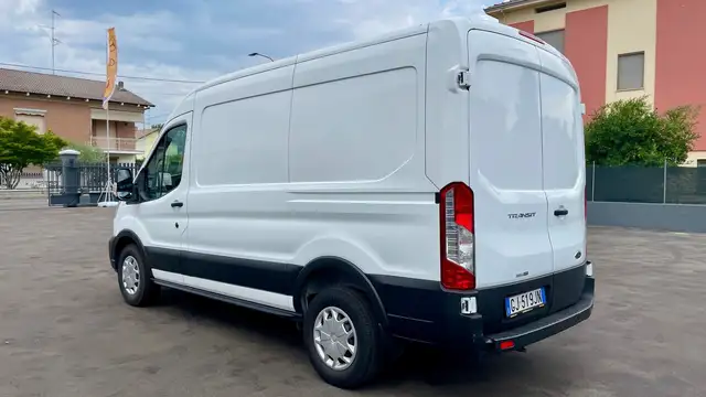 Ford Transit view 4