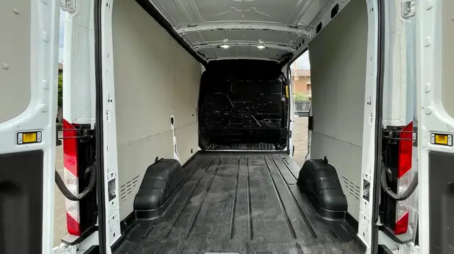 Ford Transit view 6