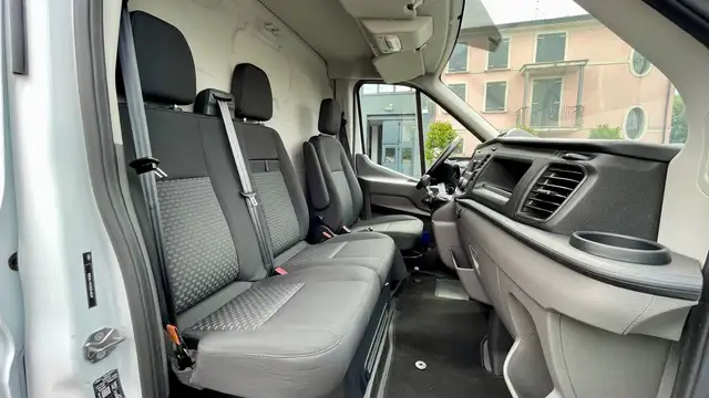 Ford Transit view 11