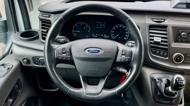 Ford Transit view 13
