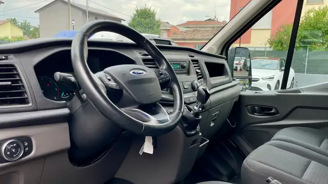 Ford Transit view 9