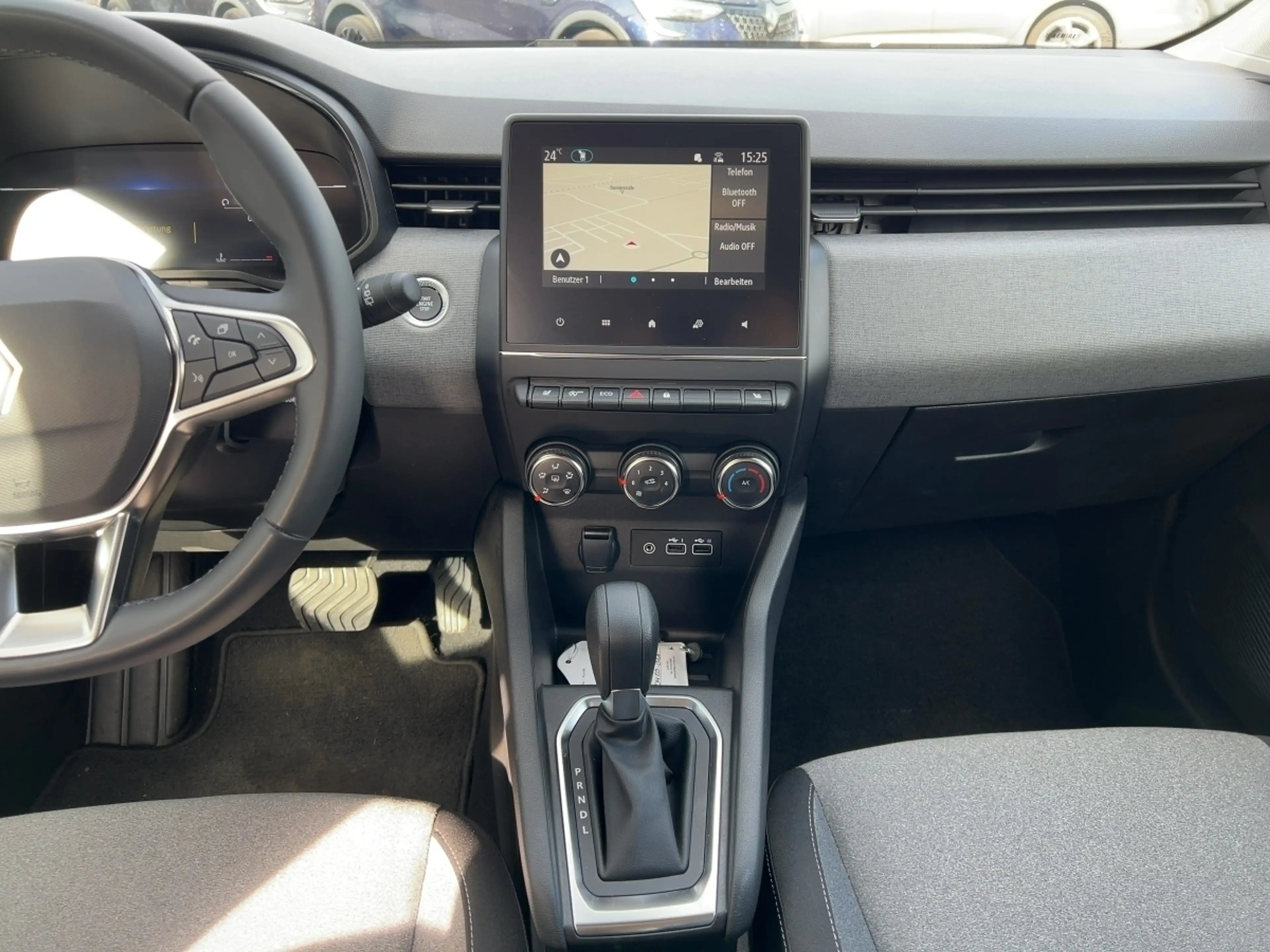 Renault Clio EVOLUTION TCe 90 X-TRONIC NAVIGATION — photo 12