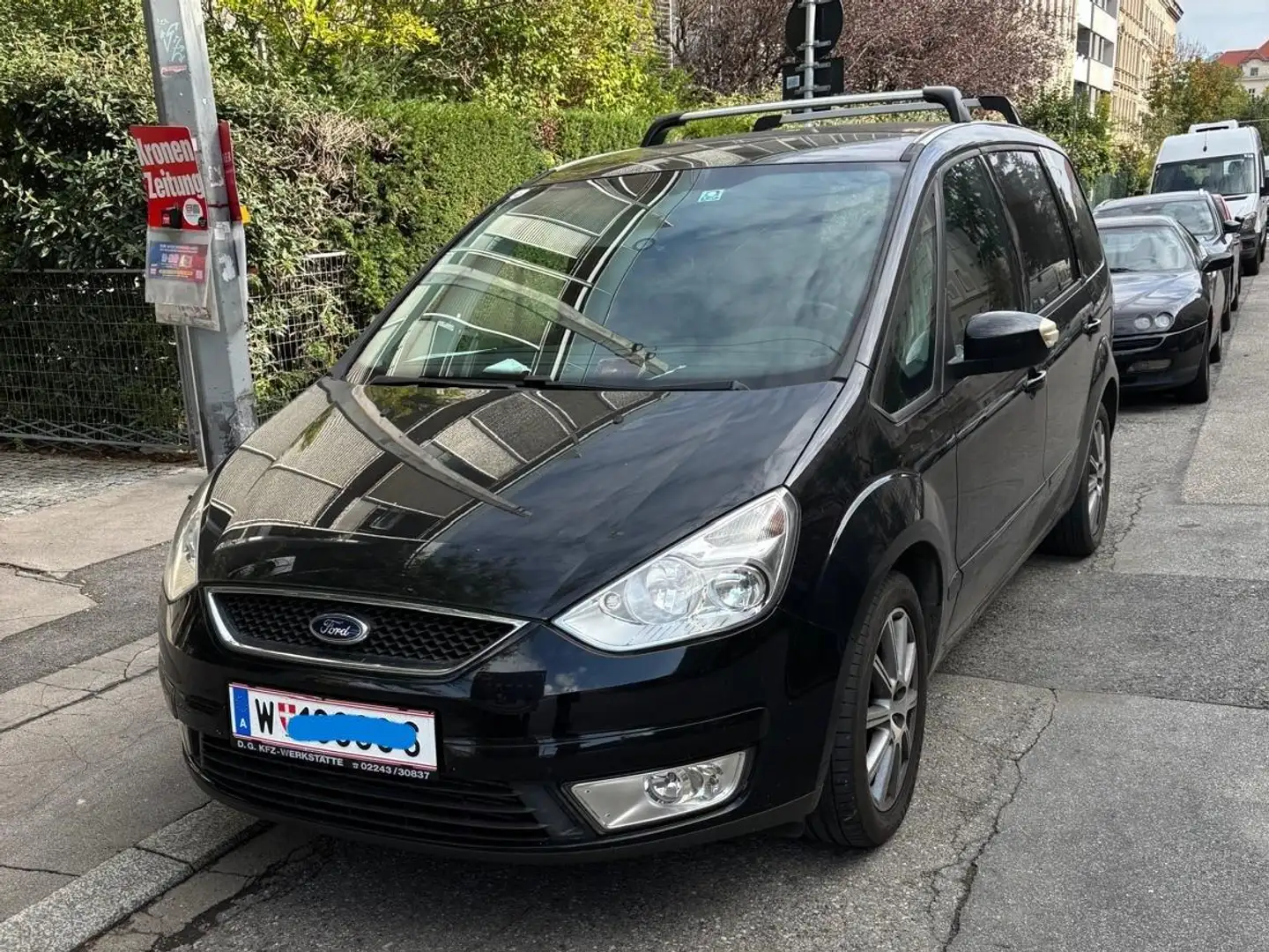 Ford Galaxy Schwarz - 1