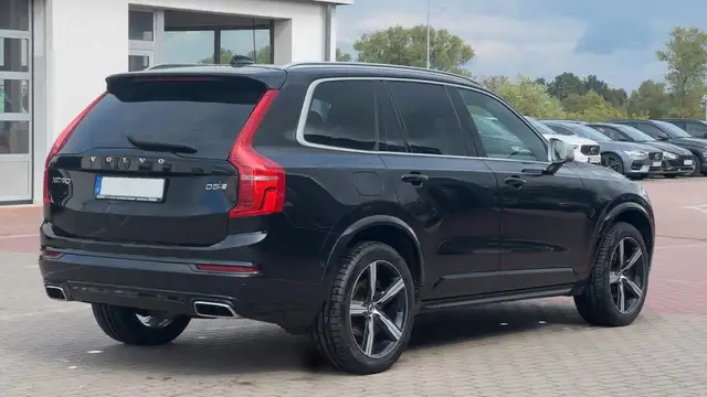 Volvo XC90 view 6