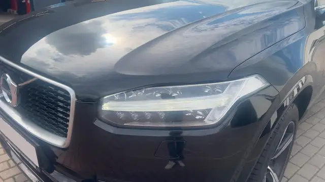 Volvo XC90 view 10