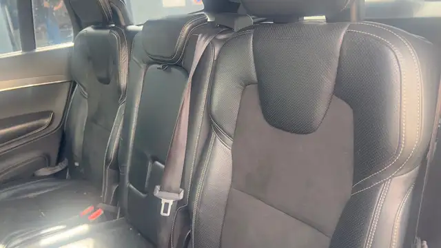 Volvo XC90 view 12