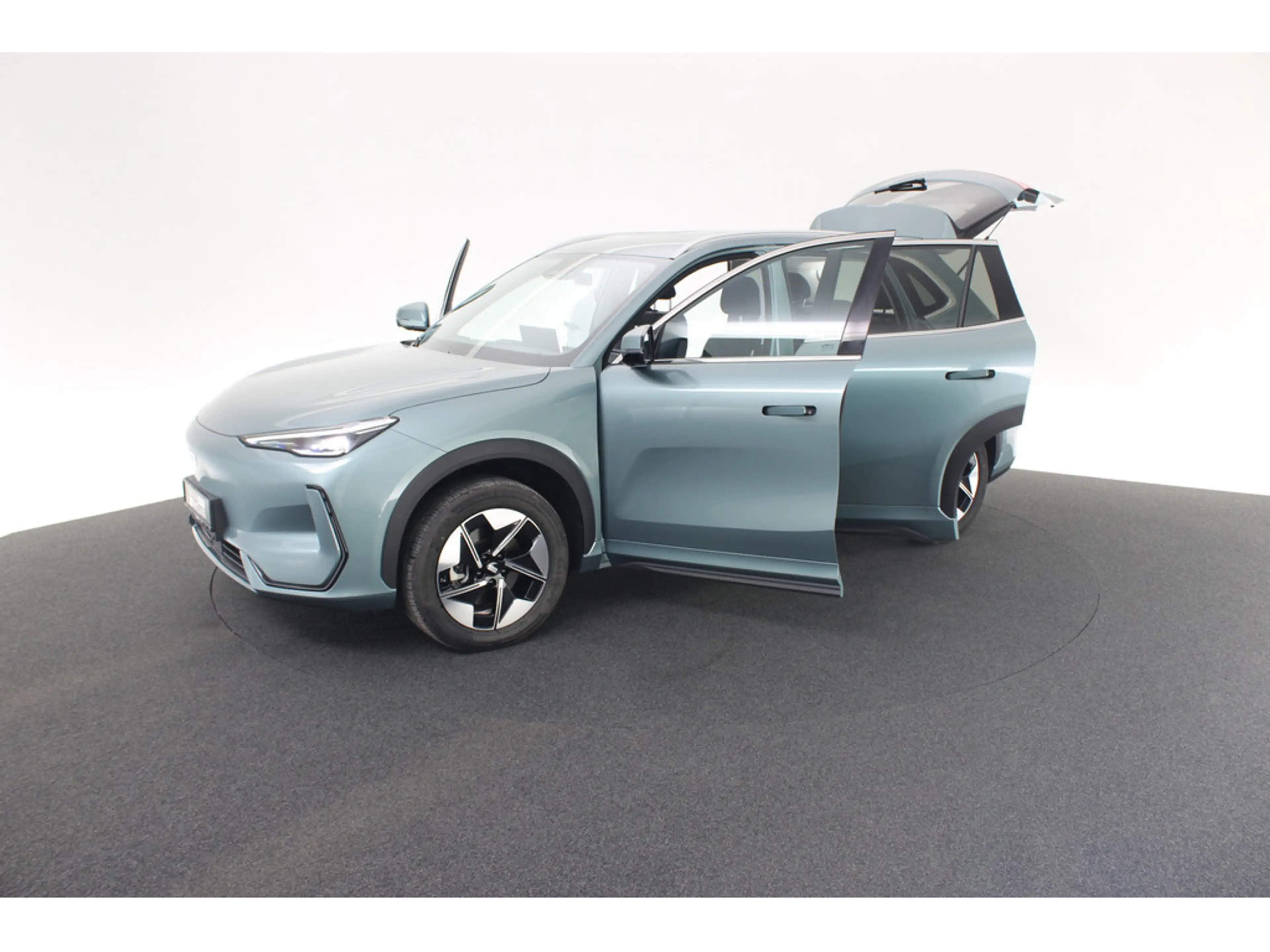 Geely E5 Pro+ PDC LED KLIMA SHZ NAVI UPE 40.640 — photo 25