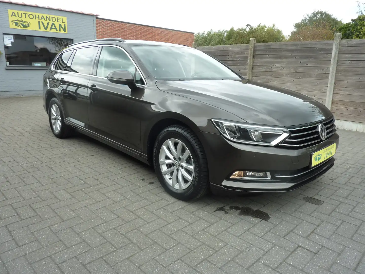 Volkswagen Passat Variant Passat Variant 1.4 TSI ACT (BMT) DSG Comfortline Brown - 1