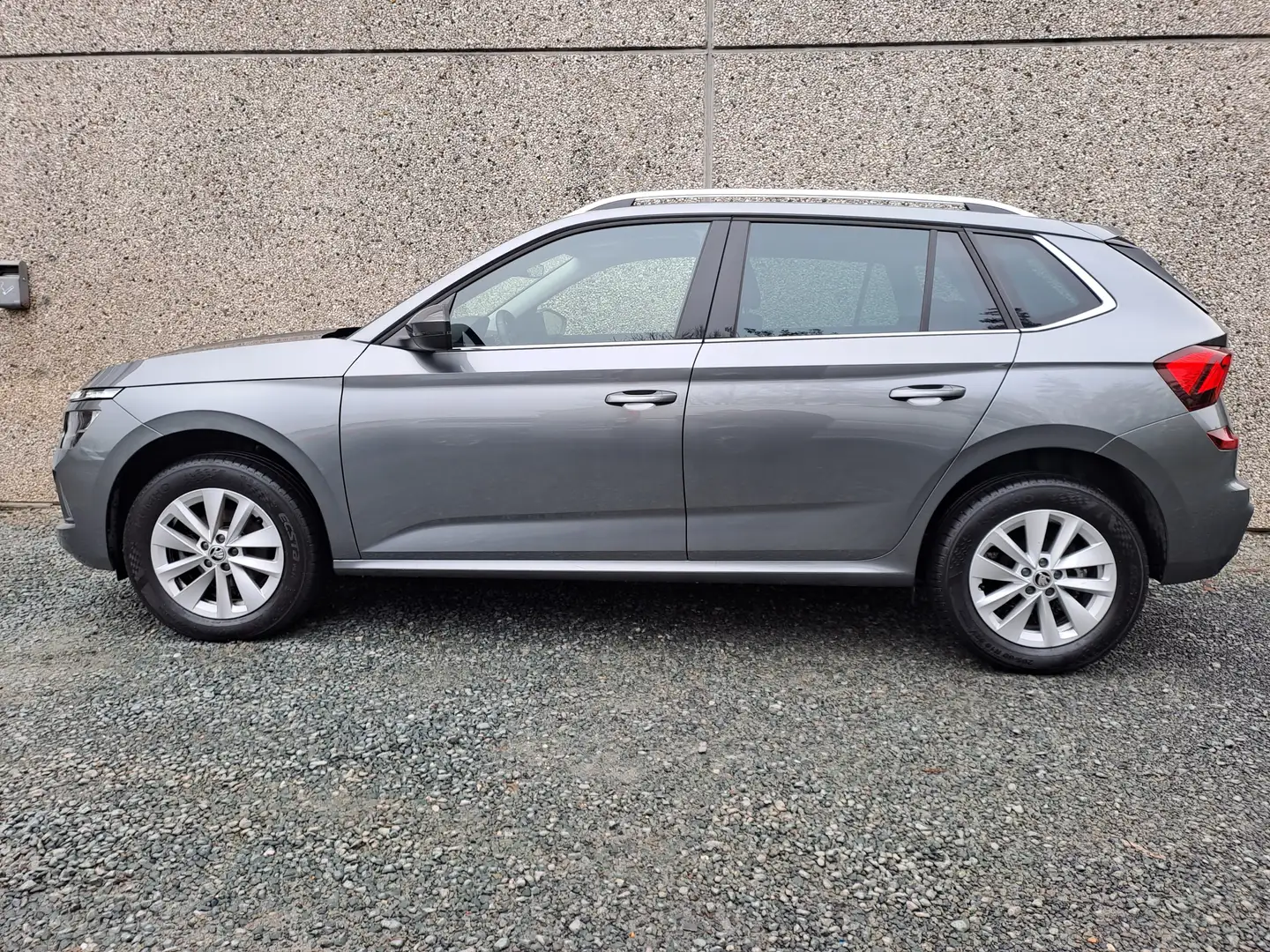 Skoda Kamiq Kamiq 1.0 TSI DSG Selection - Navi - App - camera Grijs - 2