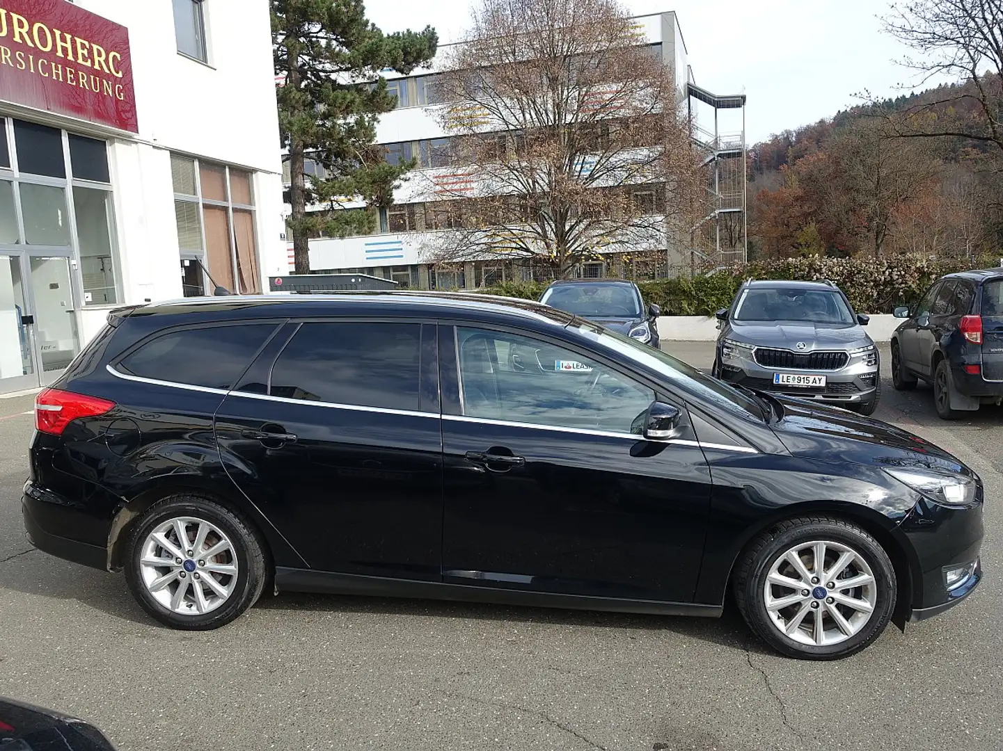 Ford Focus Traveller 1,5 TDCi Titanium Schwarz - 2
