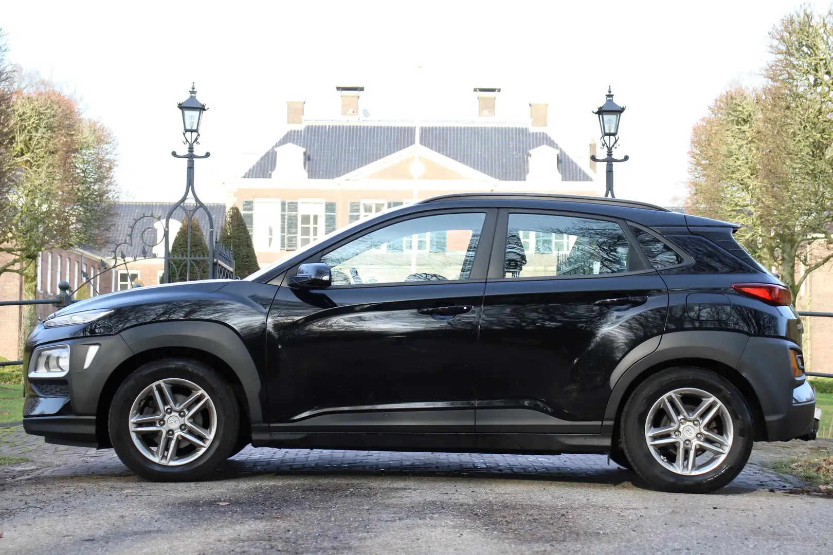 Hyundai KONA 1.0T Essence | NL-AUTO! | TREKHAAK | CAMERA | CRUI Schwarz - 2