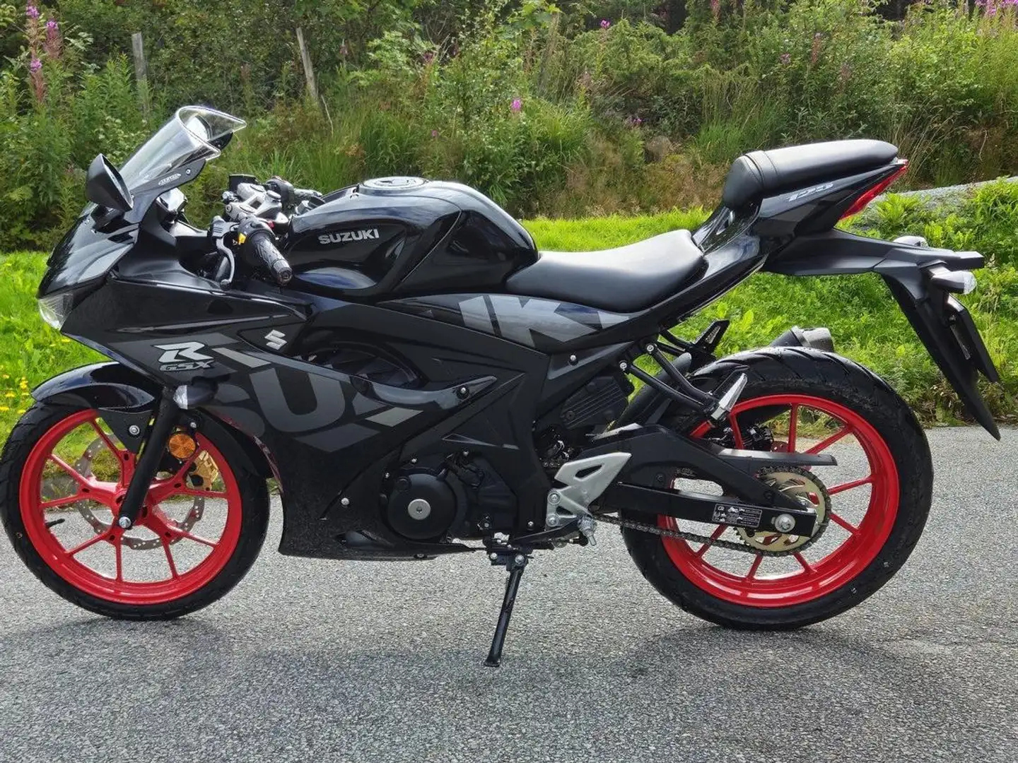 Suzuki GSX-R 125 Zwart - 2