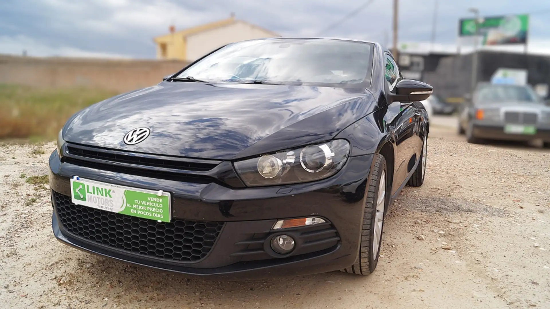 Volkswagen Scirocco 2.0TDI DSG Noir - 1