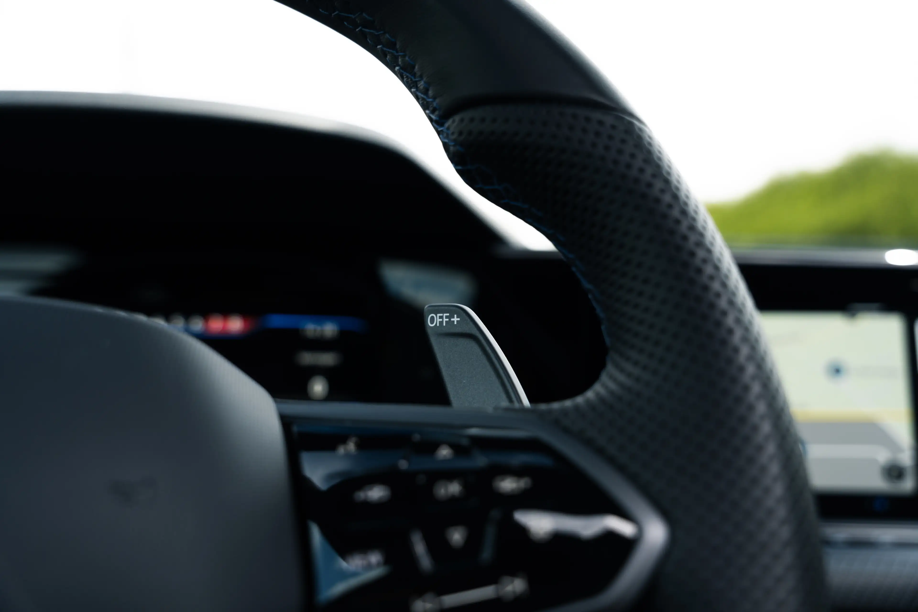 Volkswagen Golf R Golf Variant R 2.0 TSI 4Motion DSG H&K/HUD/AKRA/Nurburgring/DCC/Performance pack — photo 12