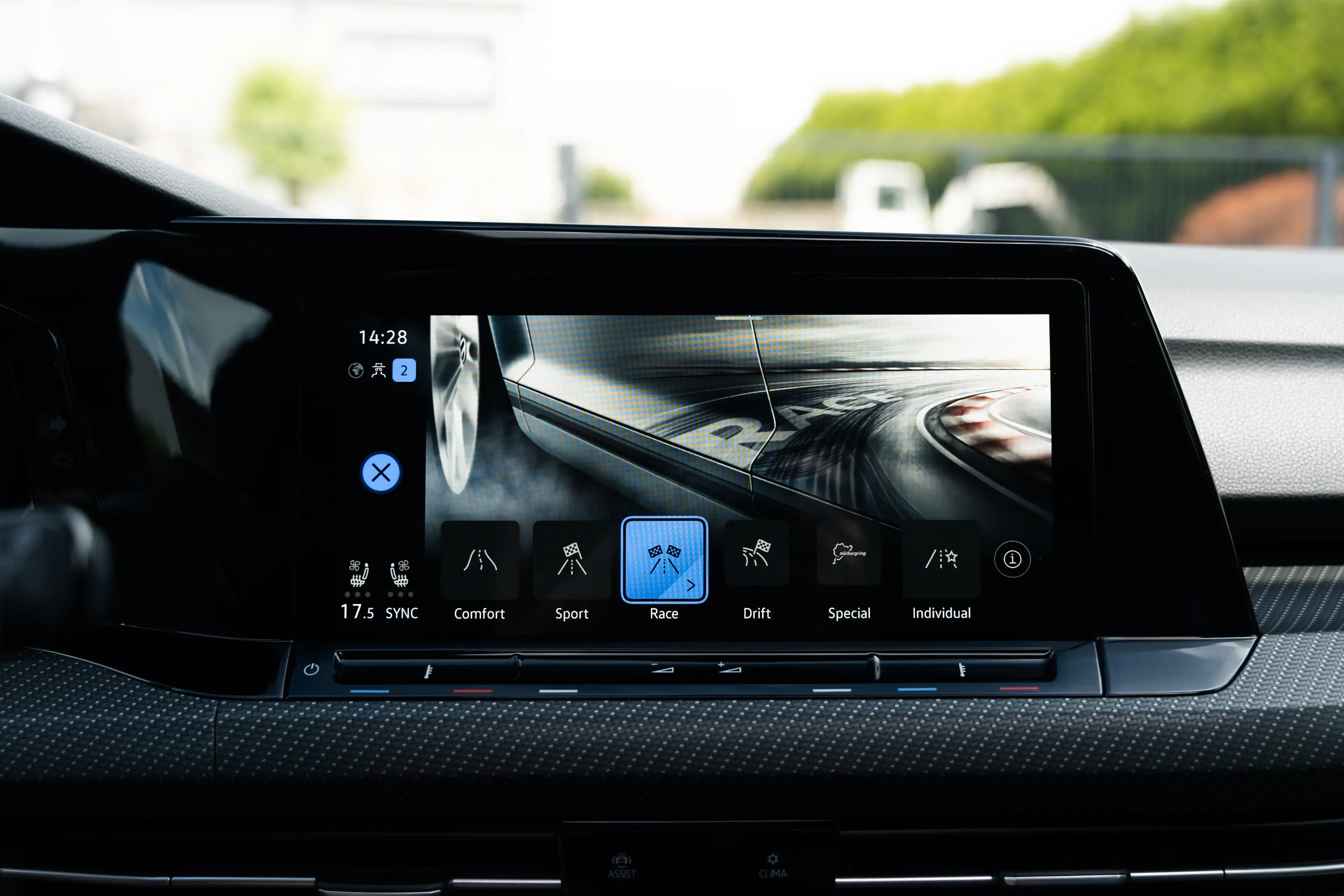 Volkswagen Golf R Golf Variant R 2.0 TSI 4Motion DSG H&K/HUD/AKRA/Nurburgring/DCC/Performance pack — photo 11