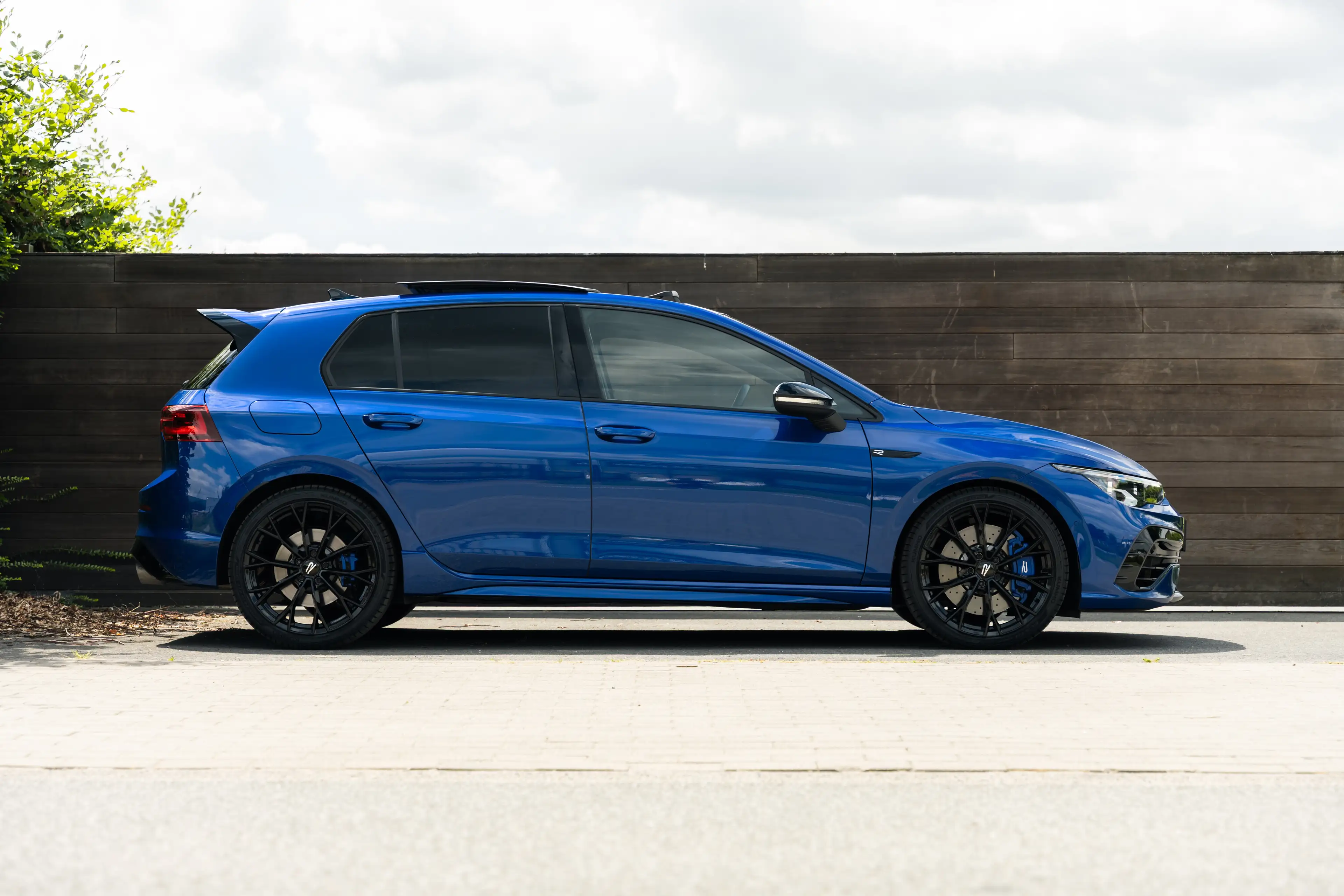 Volkswagen Golf R Golf Variant R 2.0 TSI 4Motion DSG H&K/HUD/AKRA/Nurburgring/DCC/Performance pack — photo 4