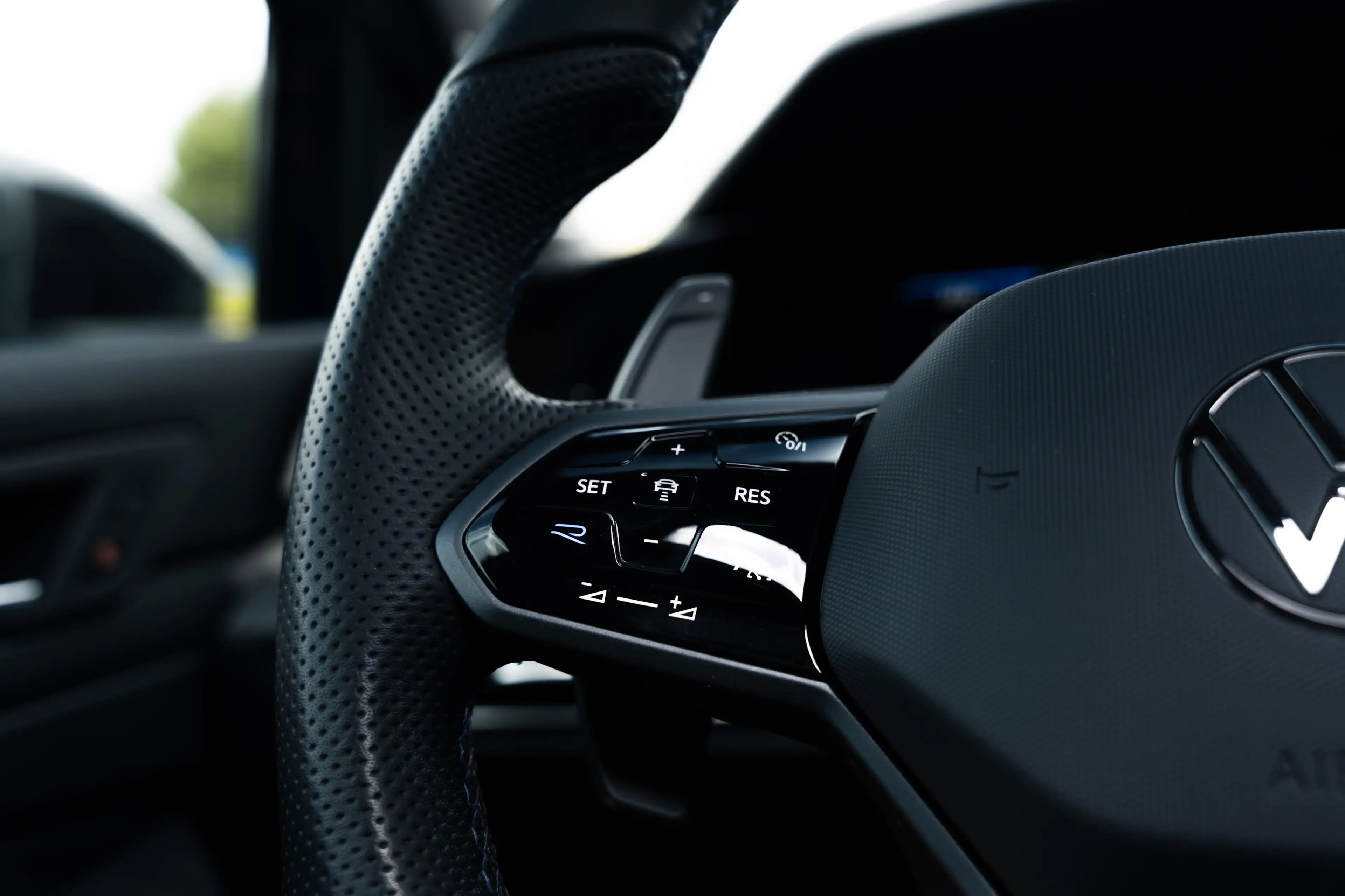 Volkswagen Golf R Golf Variant R 2.0 TSI 4Motion DSG H&K/HUD/AKRA/Nurburgring/DCC/Performance pack — photo 14