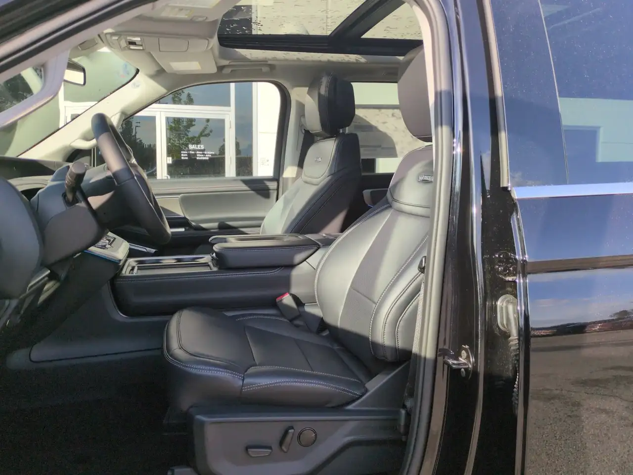 Ford Expedition снимка Ford Expedition