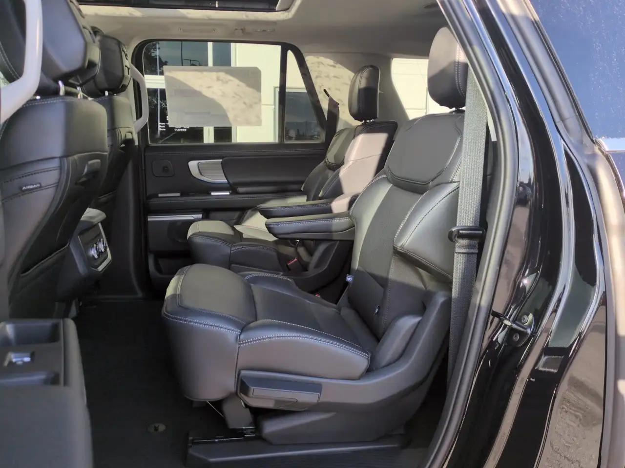 Ford Expedition снимка Ford Expedition