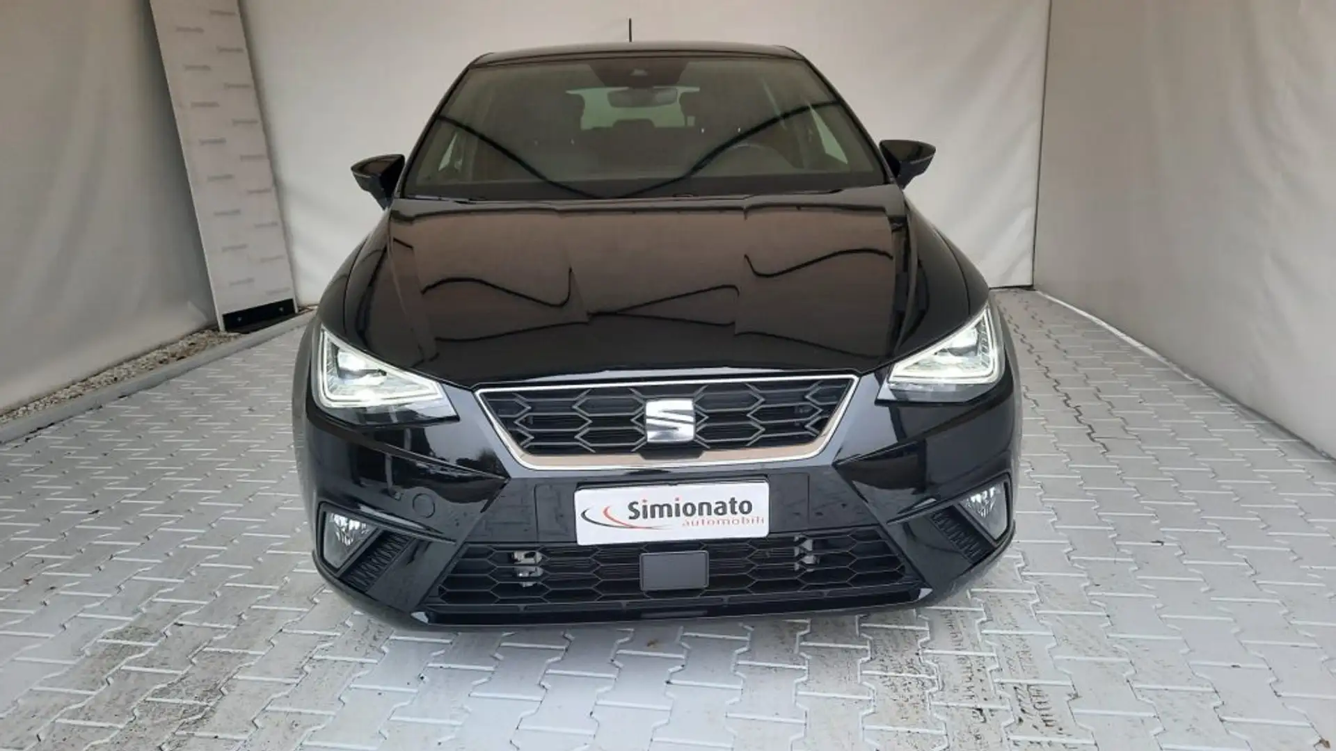 SEAT Ibiza 1.0 EcoTSI 110 CV 5 porte FR Nero - 2