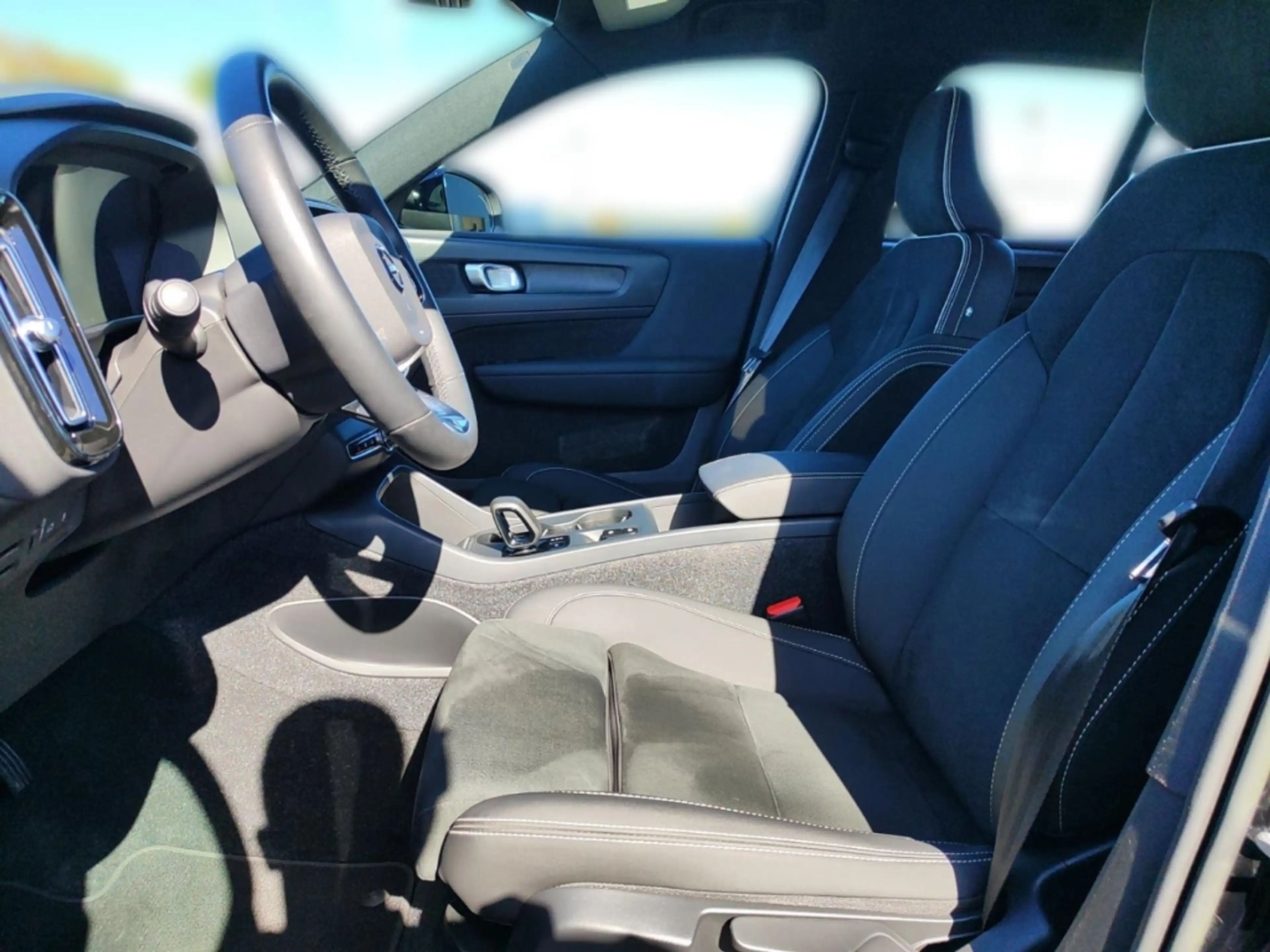 Volvo XC40 T5 Core Plug-In Hybrid AHK-el. klappb. Navi Digita — photo 15