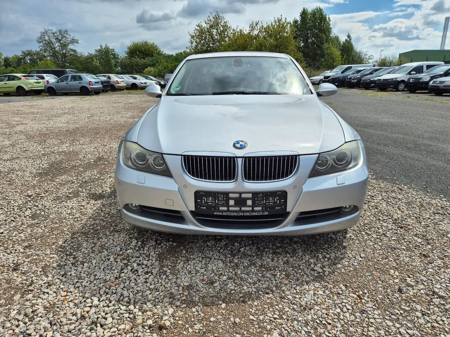 BMW 330 Touring 330i xDrive, nur an Export/Gewerbe Stříbrná - 1