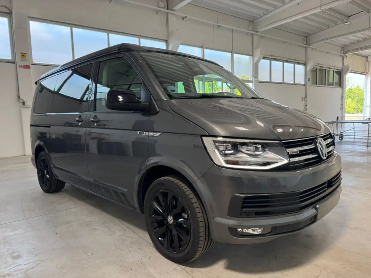 Volkswagen T6 California 2.0 TDI 204CV DSG 4Motion Beach Edition Gris - 2