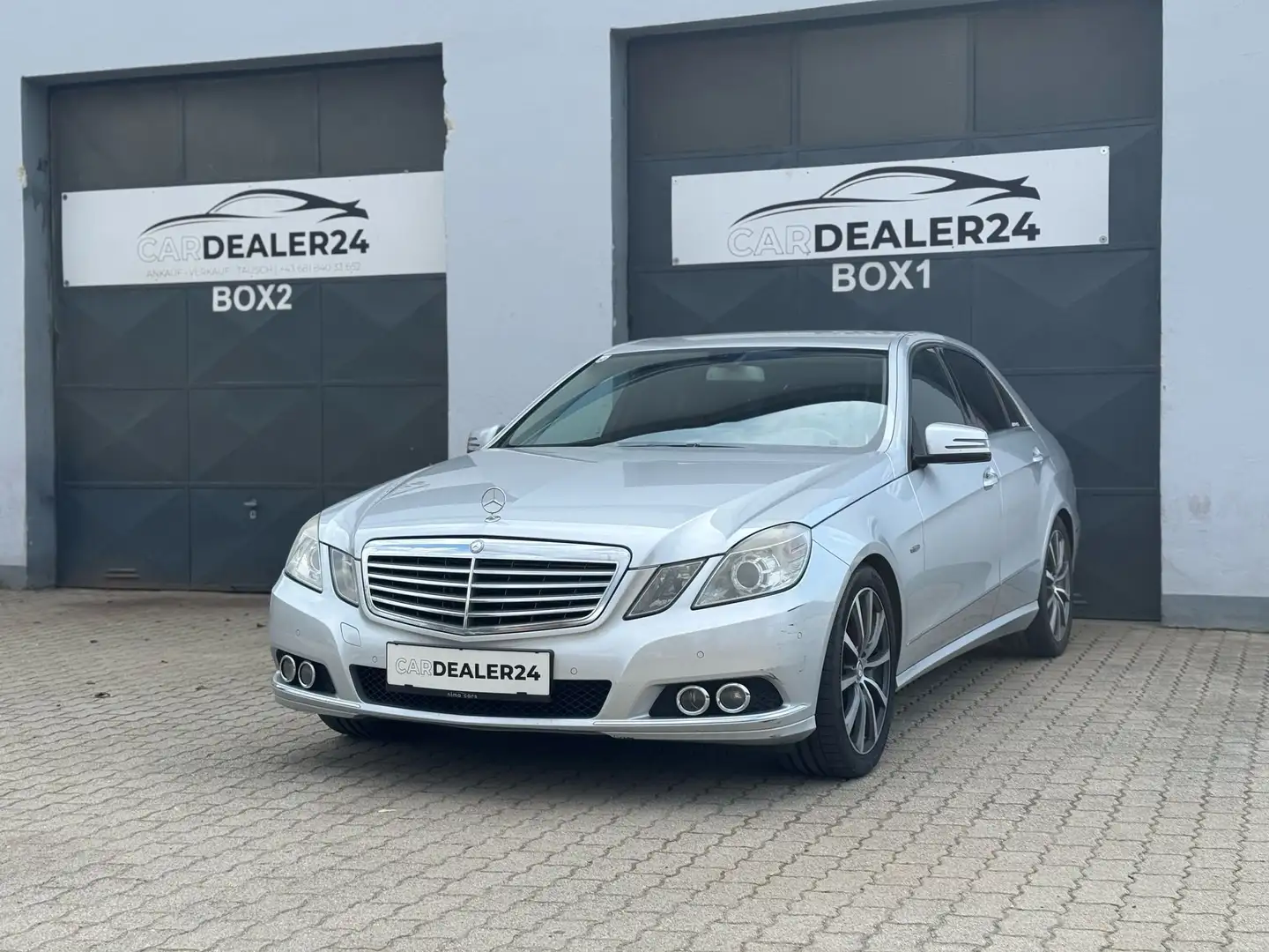 Mercedes-Benz E 200 E 200 CDI BlueEfficiency (212.005) Grau - 2