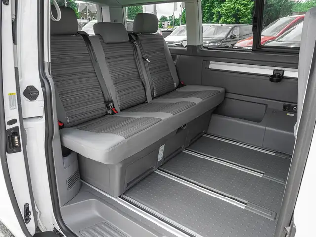 Volkswagen California view 14