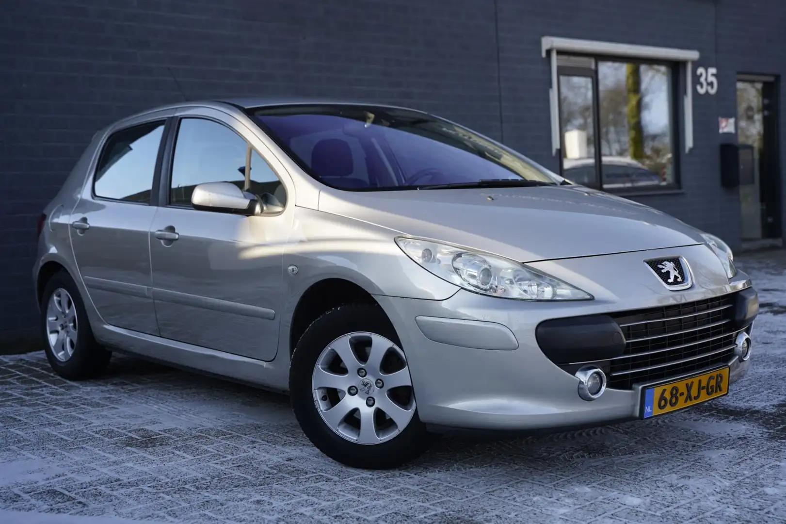Peugeot 307 1.6-16V Premium Automaat, Airco, Cruise C., NAP Grau - 2